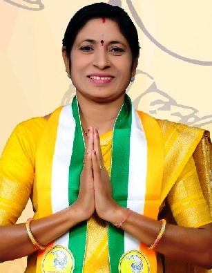 नगराध्यक्ष पद की उम्मीदवार माधुरी चौधरी के जनसंपर्क अभियान को मिल रहा जोरदार जनसमर्थन