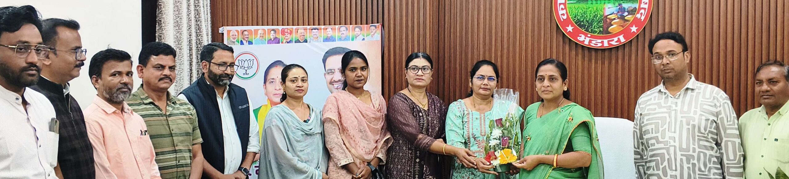 नंदगोपाल फाउंडेशन ने नगराध्यक्ष को सौंपा ज्ञापन